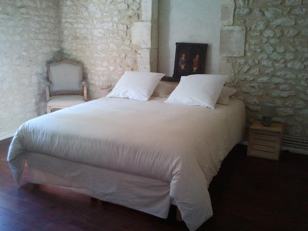 Chambres D'Hotes La Grange Au Bois Champagne-et-Fontaine Номер фото