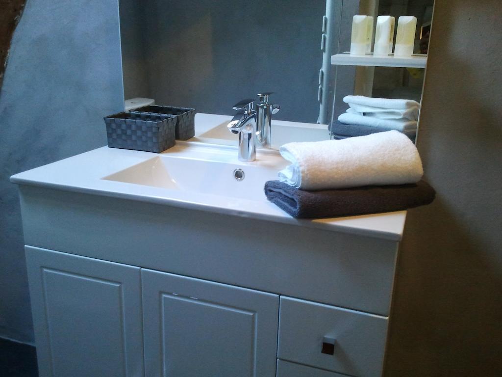 Chambres D'Hotes La Grange Au Bois Champagne-et-Fontaine Номер фото