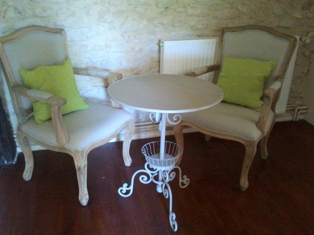 Chambres D'Hotes La Grange Au Bois Champagne-et-Fontaine Номер фото
