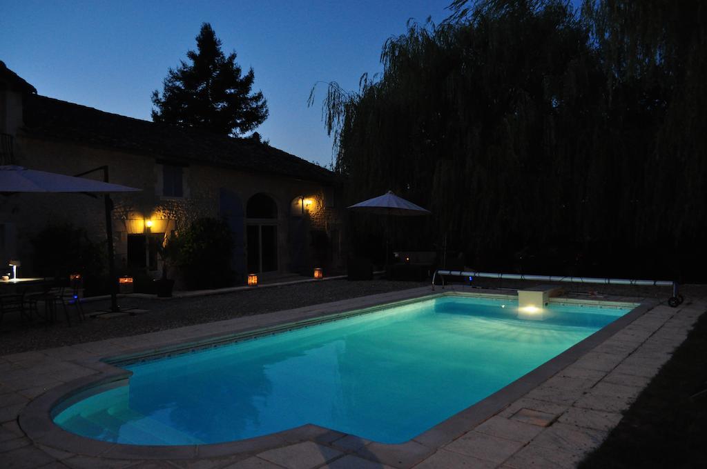 Chambres D'Hotes La Grange Au Bois Champagne-et-Fontaine Экстерьер фото